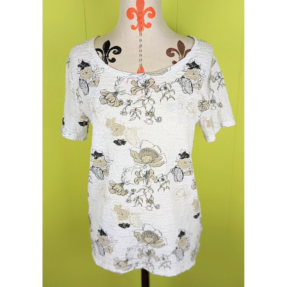WHITE STAG Women's L Short Sleeve  Scoop Neck White Floral Textured Top Tee EUC